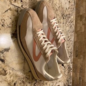 Tretorn Rawlings 7.5 pink and white. VGUC. Only worn a couple times